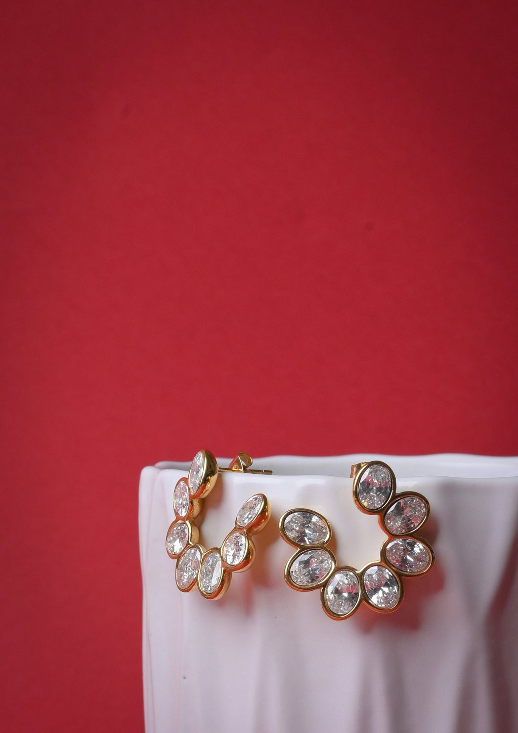 Zircon flower shaped studs - Reen & co.Zircon flower shaped studs
