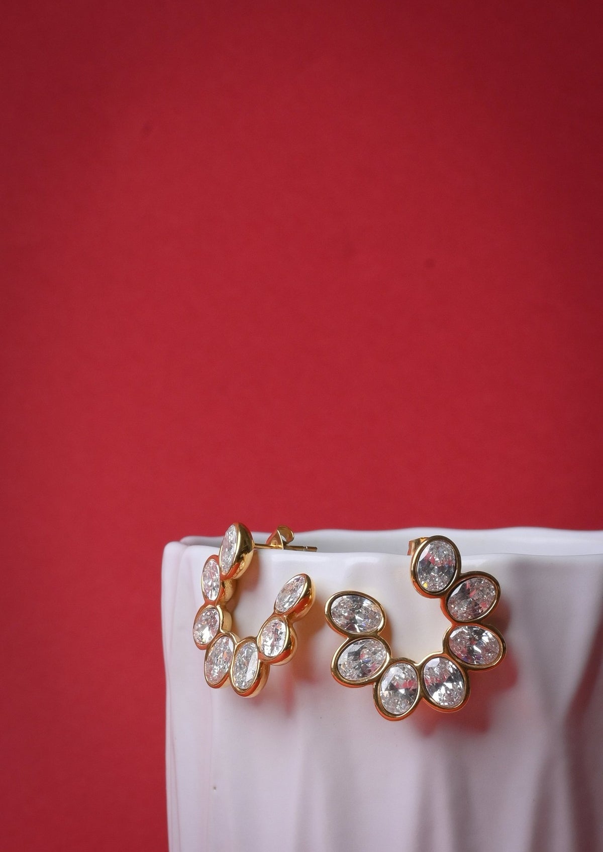 Zircon flower shaped studs - Reen & co.Zircon flower shaped studs