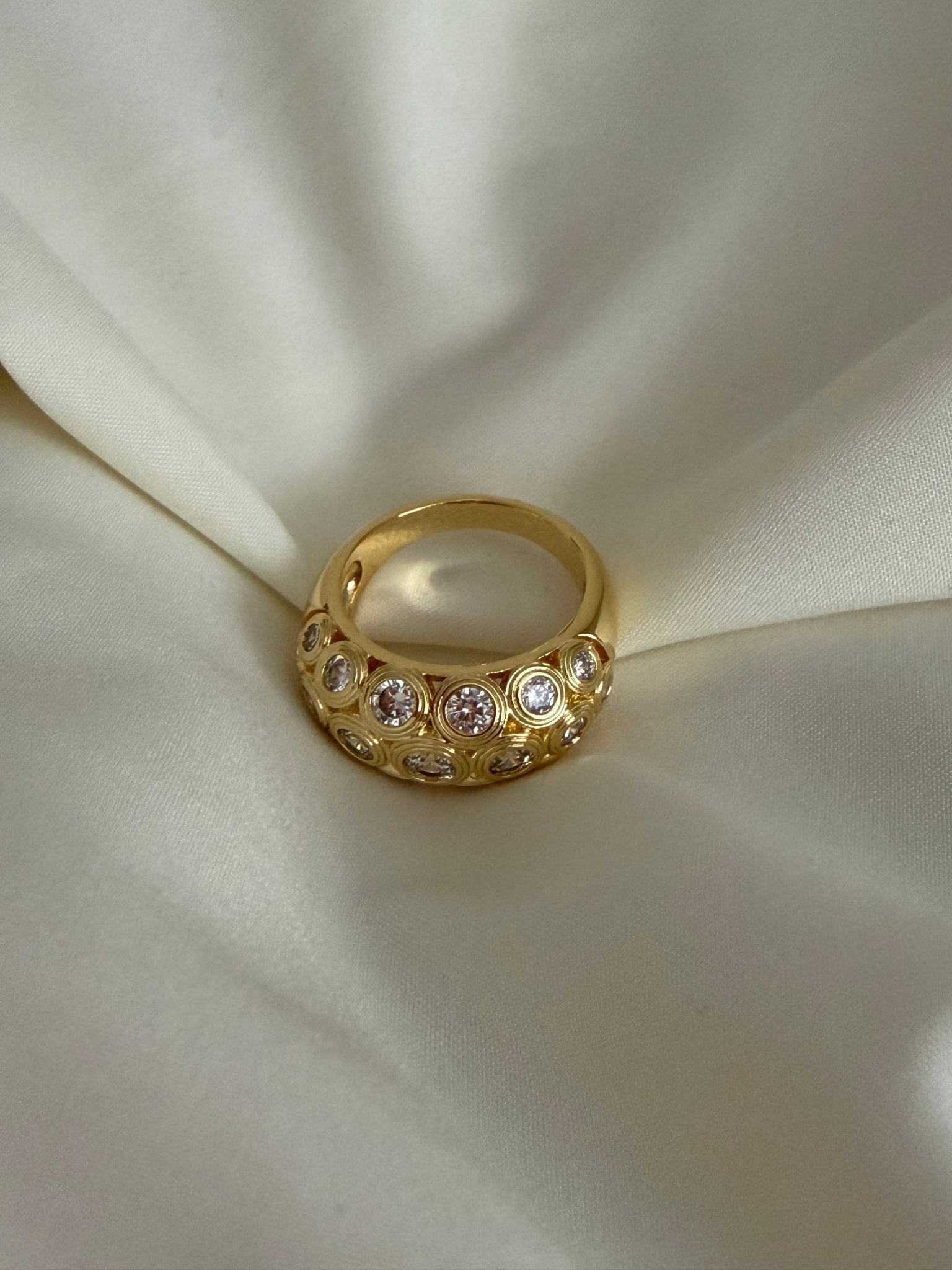 Gold and zircon ring - Reen & co.Gold and zircon ring