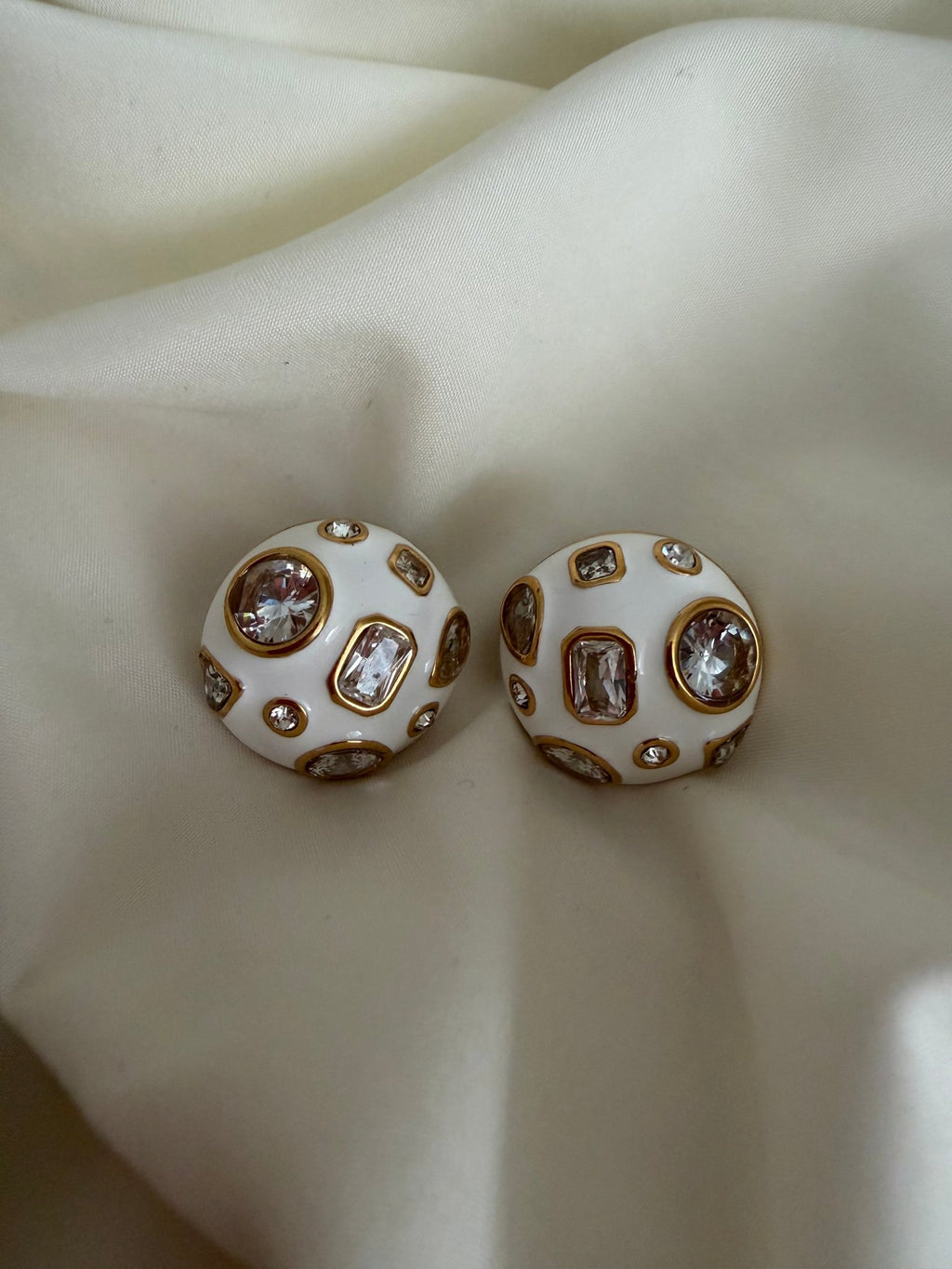 Round enamel stone studs - Reen & co.Round enamel stone studs
