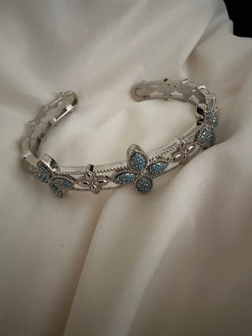 Clover bangle with rhinestones - Reen & co.Clover bangle with rhinestones