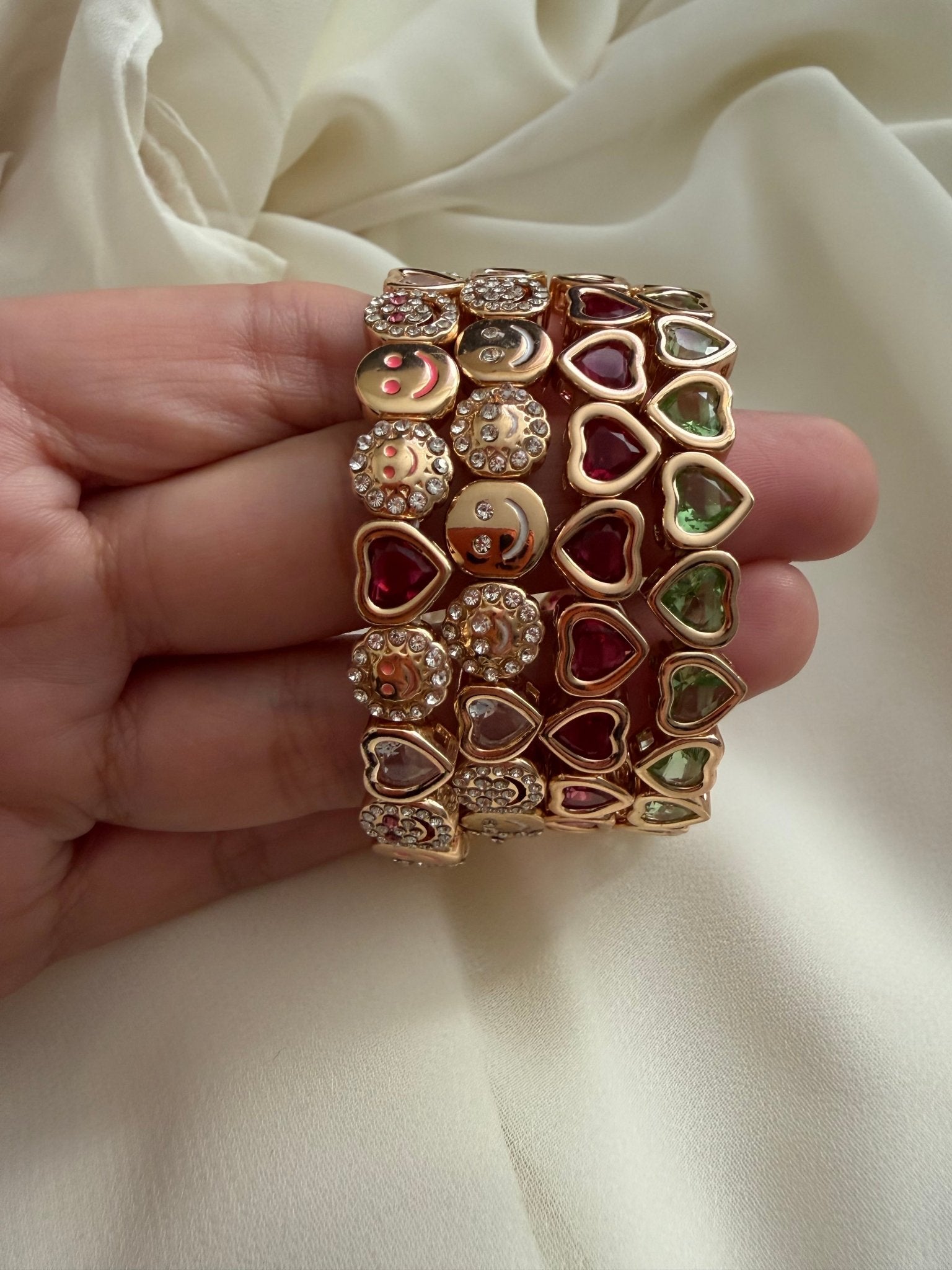 Smiley face and heart bracelet - Reen & co.Smiley face and heart bracelet