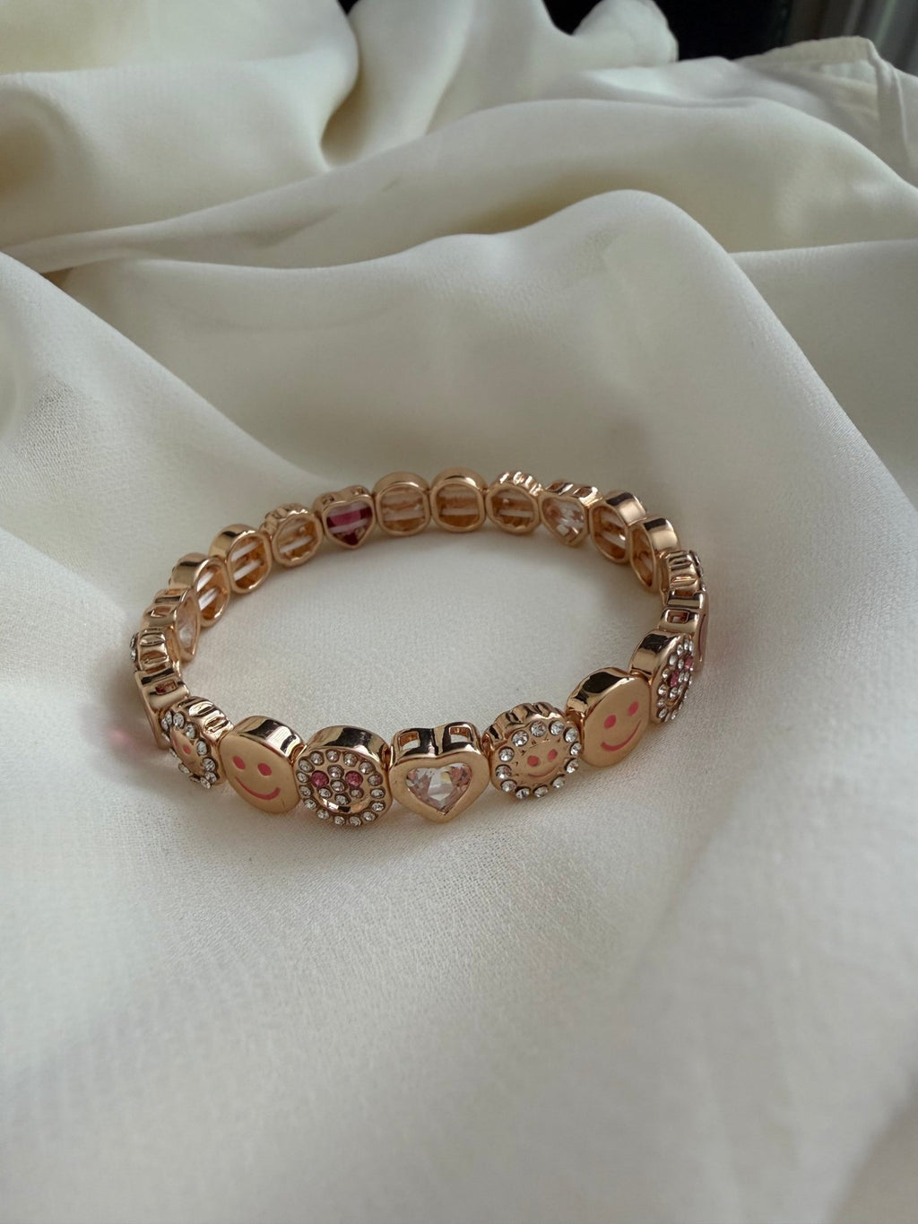 Smiley face and heart bracelet - Reen & co.Smiley face and heart bracelet