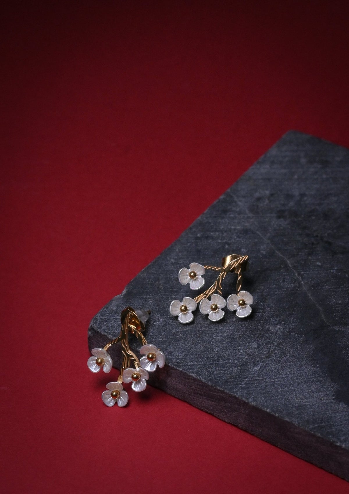 Flower stud earrings - Reen & co.Flower stud earrings