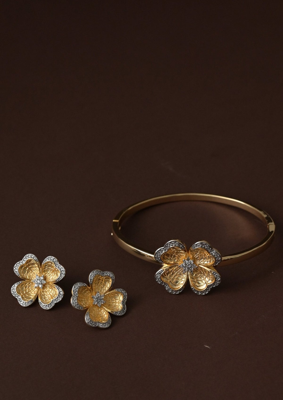 Zircon flower bangle and earrings - Reen & co.Zircon flower bangle and earrings