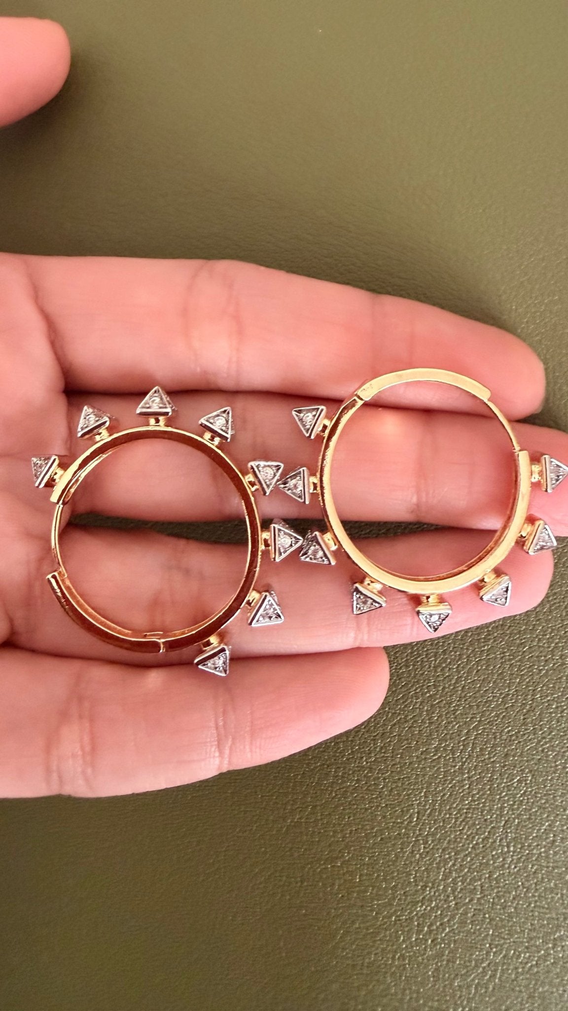 Triangle hoops - Reen & co.Triangle hoops