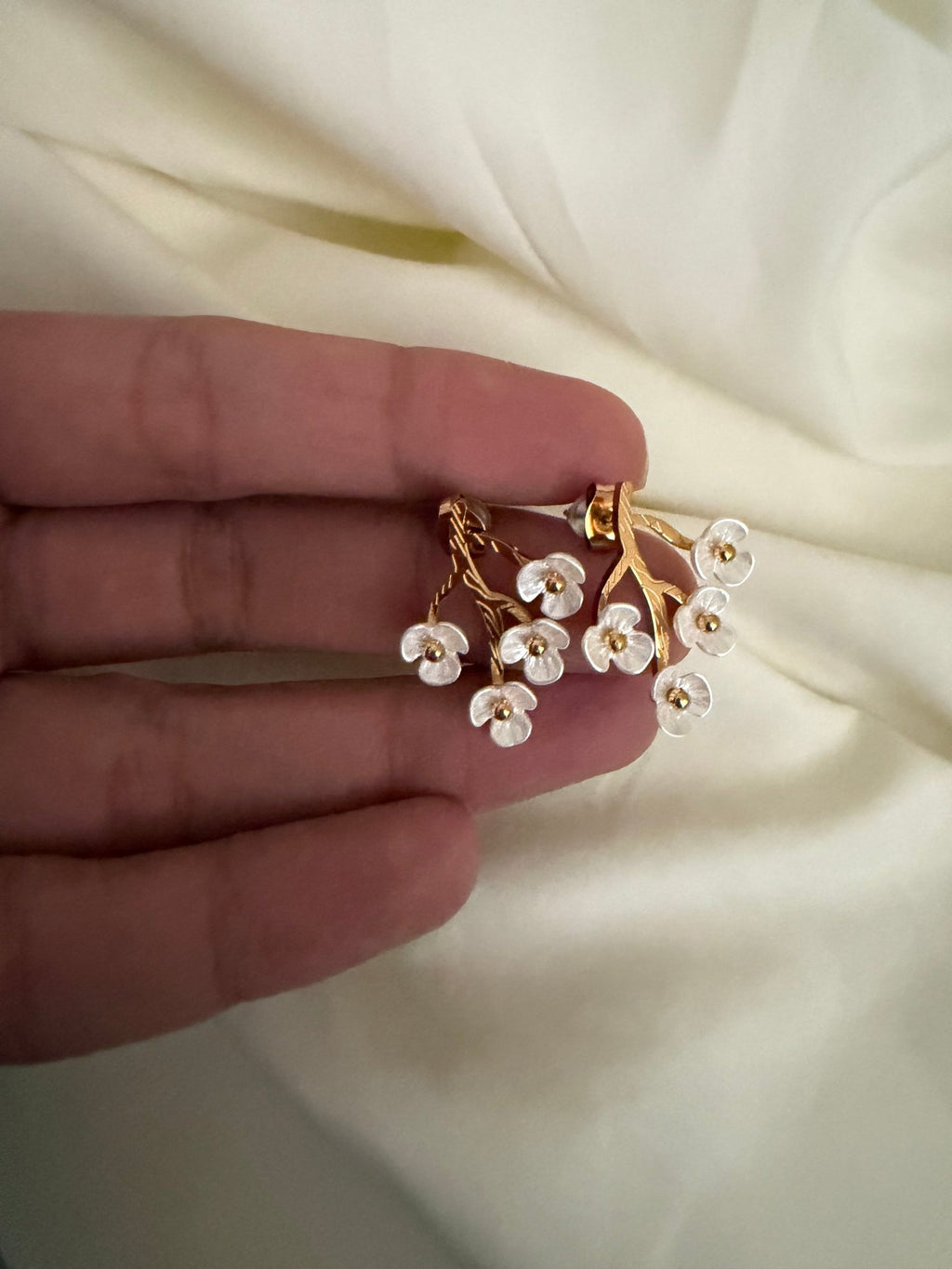 Flower stud earrings - Reen & co.Flower stud earrings