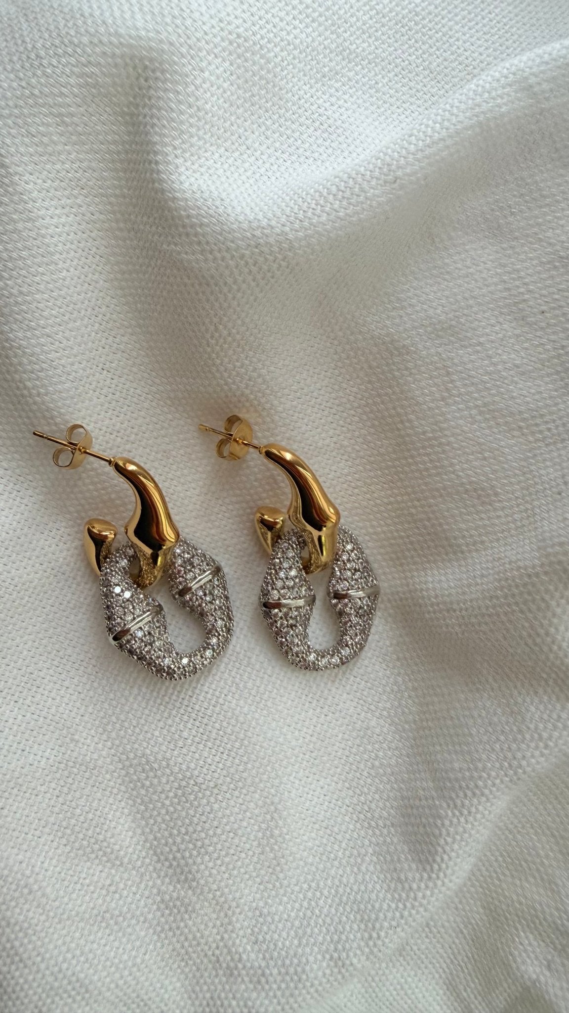 Two tone hanging earrings - Reen & co.Two tone hanging earrings