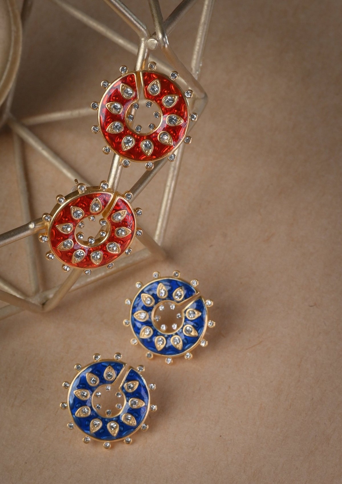 Round cutout earrings - Reen & co.Round cutout earrings